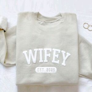 Cream Beige 'Wifey' Crewneck Sweatshirt